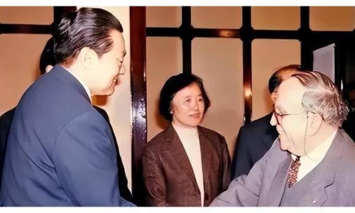 脑萎缩晚期症状和表现-脑萎缩晚期症状-专业脑萎缩晚期症状能活多久平台-小脑萎缩晚期的症状是什么样的